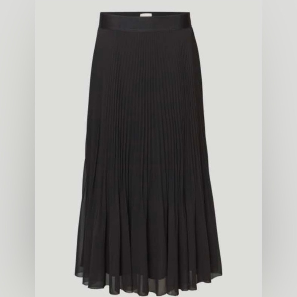 Aritzia Wilfred Twirl / Terre Pleated Skirt Black